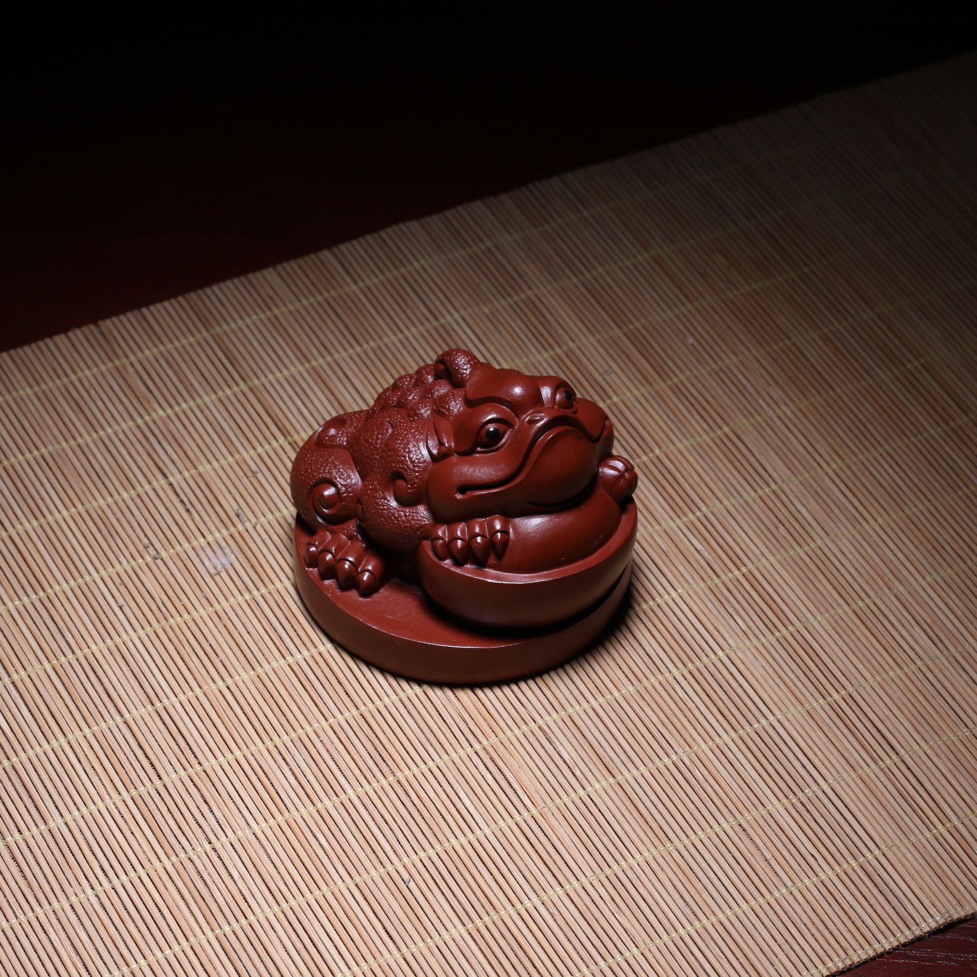 宜兴紫砂三足金蟾茶宠可观可养