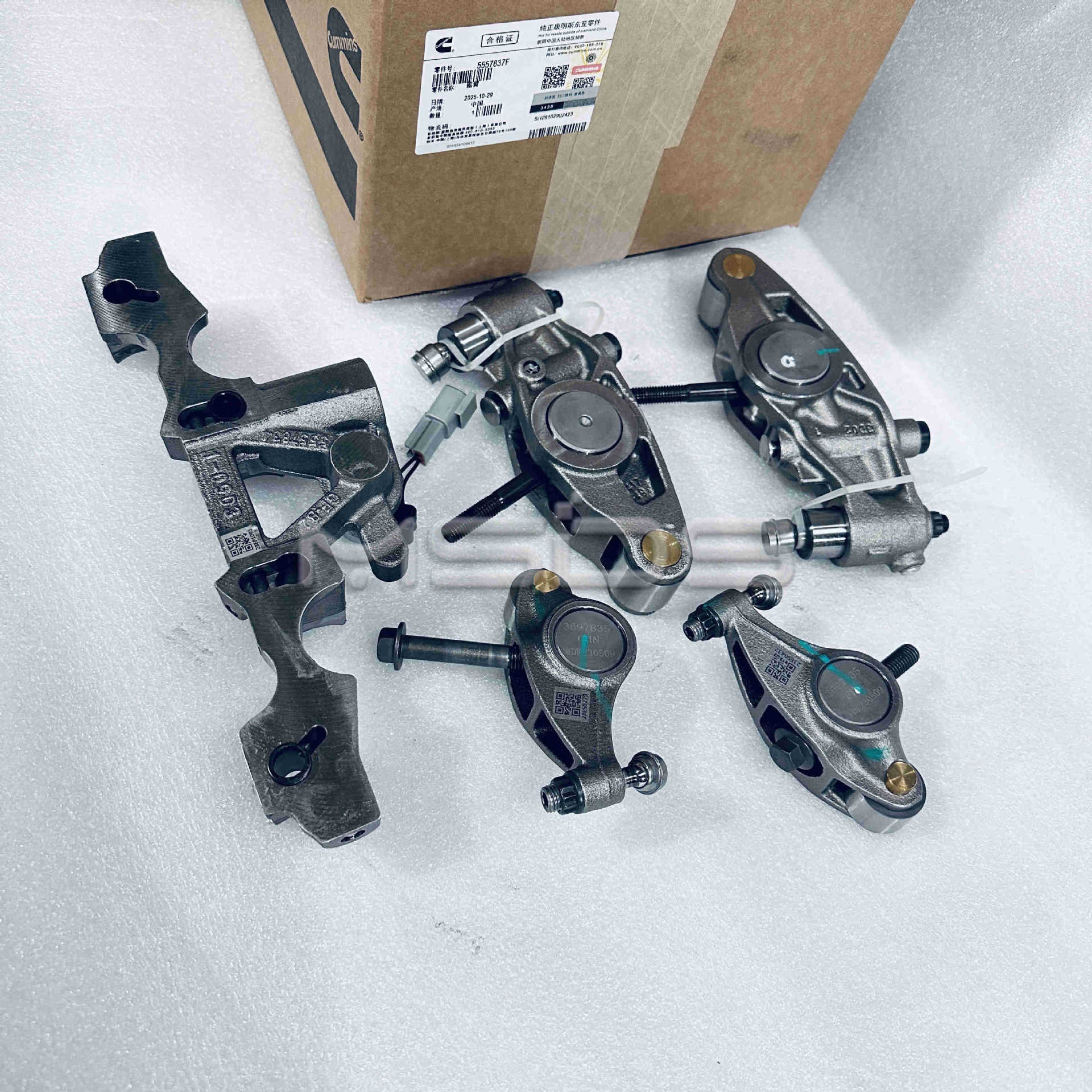 康明斯发动机5557837摇臂LEVER,ROCKER