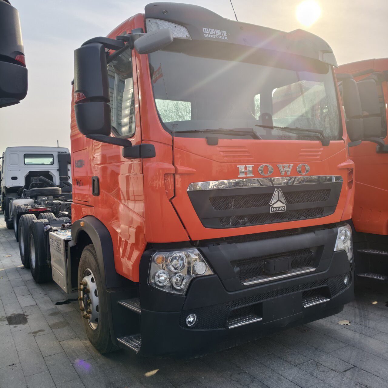 重汽豪沃TX440马力牵引车重型卡车车头半挂车拖头出口牵引车