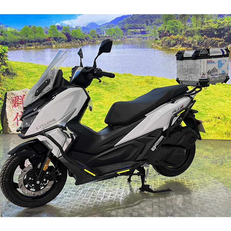 适用宗申赛科龙RT1摩托车SR150T护杠保险杠防摔Q改装RT150防撞杠