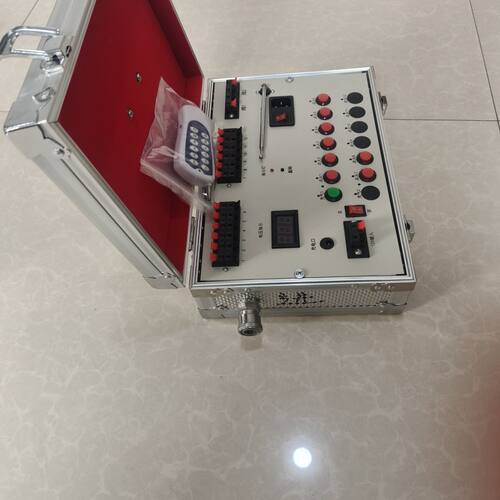 皇家礼炮控制箱8门仿真