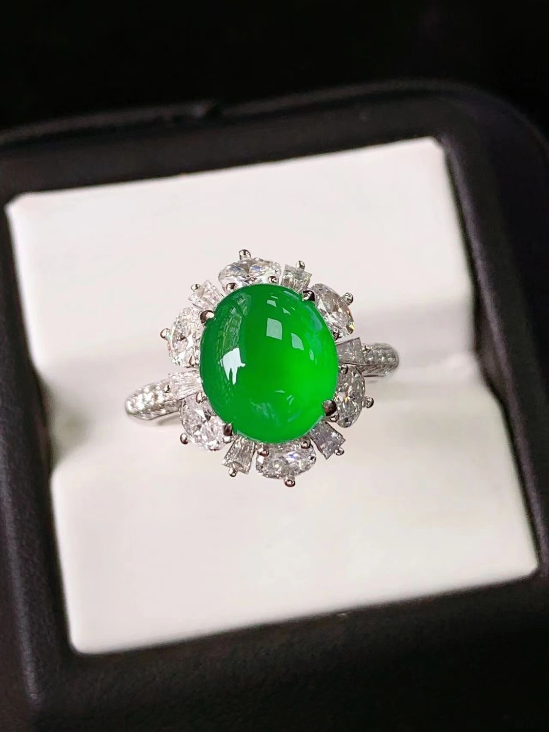 天然冰种阳绿翡翠戒指女缅甸蛋面裸石戒面18金镶嵌指环戒指玉戒指