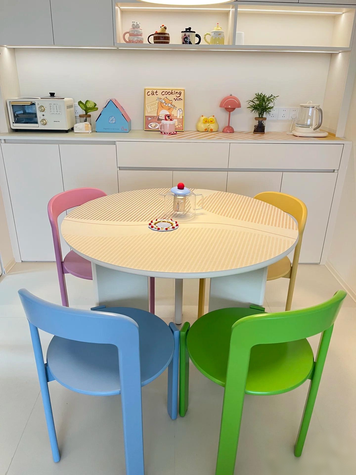 北欧圆形餐桌椅组合小户型家用简约网红侘寂奶油风咖啡厅休闲桌子