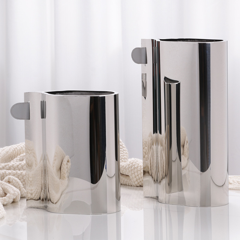 现代轻奢金属花瓶摆件琉璃样板房软装家居饰品皮质单耳不规则花器