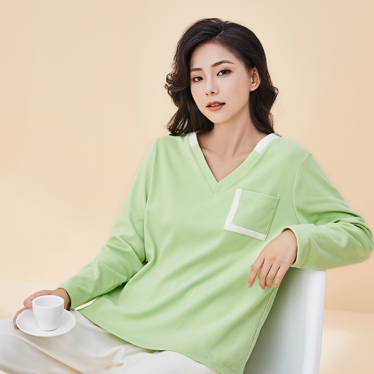 百富女士发热绒大V领显瘦家居服