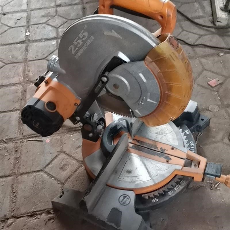 锯铝机,香港铃木L7255C锯B铝机,电机1800W,卖来花瞭