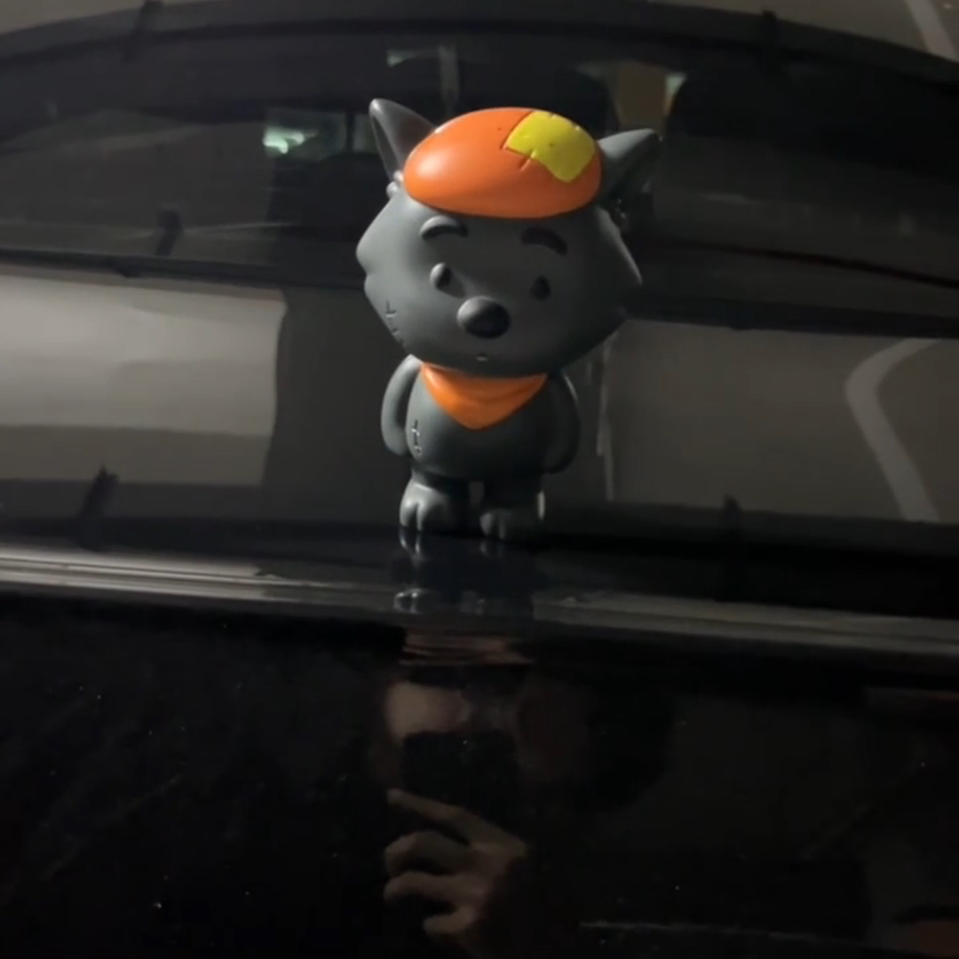 谁会拒绝一只灰太狼搪胶摆件玩偶