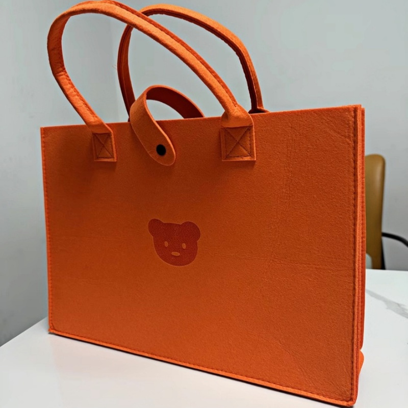 礼品袋可以定制自己喜欢的logo哦