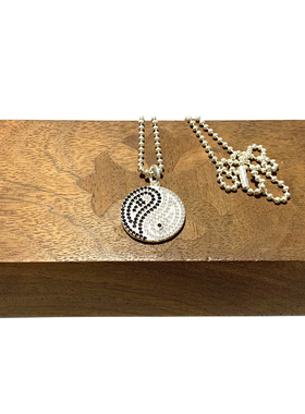 WANGWANG925纯银镶钻满钻黑白双钻太极2018宝石情侣银饰吊坠项链