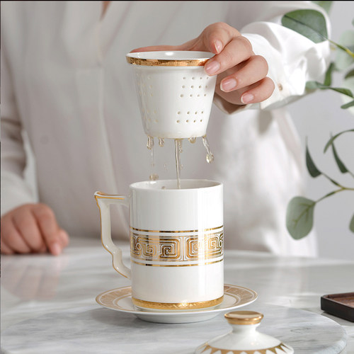 红玫瑰奢华手工纹饰骨质瓷浮雕金