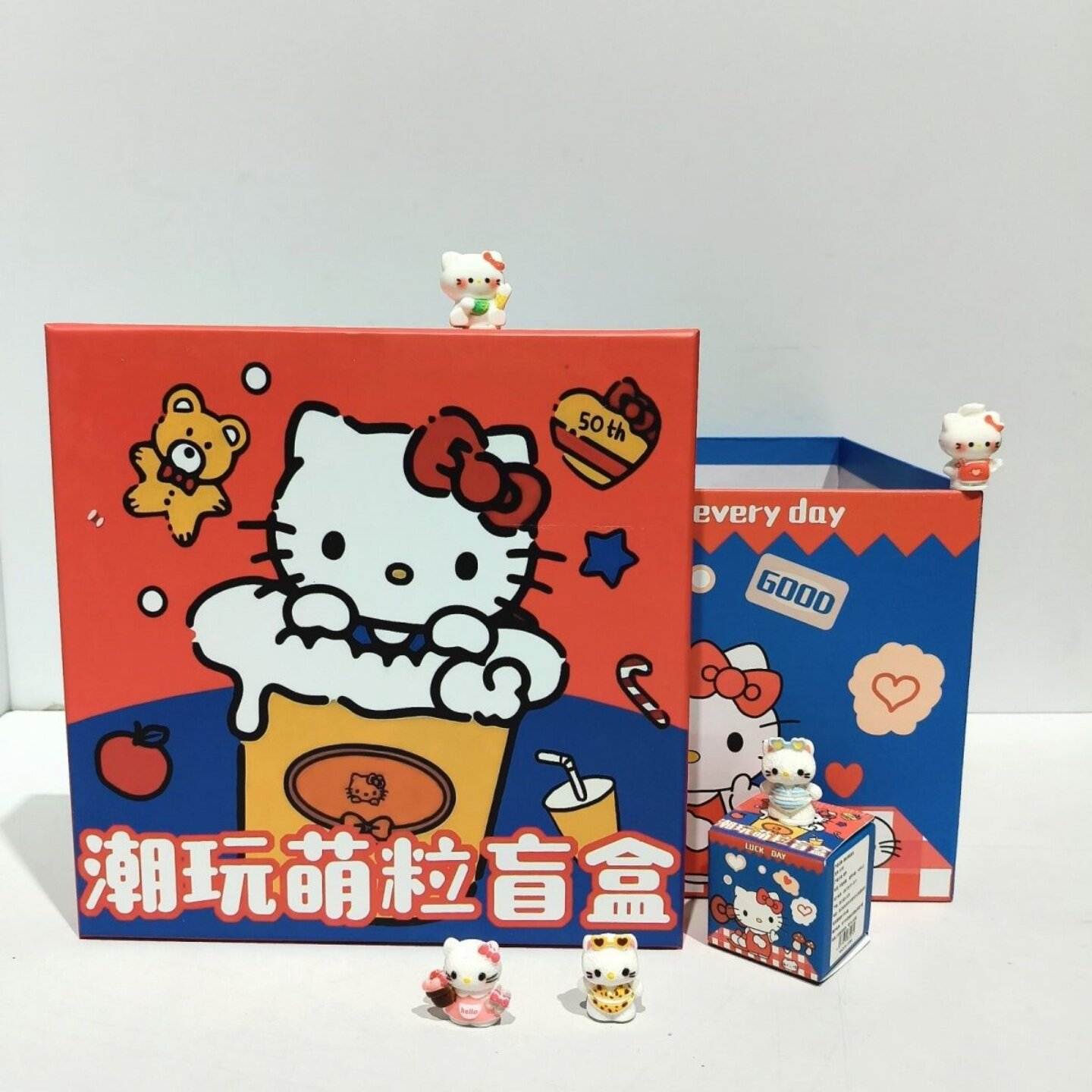 萌粒盲盒卡通KT猫树脂桌面小摆件