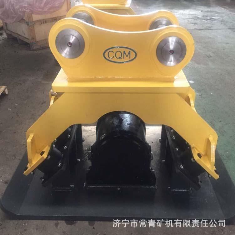 挖掘机液压夯器路面地基青压实打WWW夯实机6吨 20吨挖机沥平板振