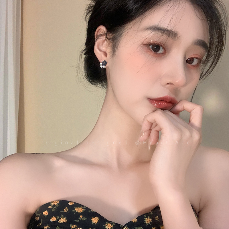 速发复古高级撞色花朵珍珠耳钉女夏季法式耳环2022年新款小巧精致