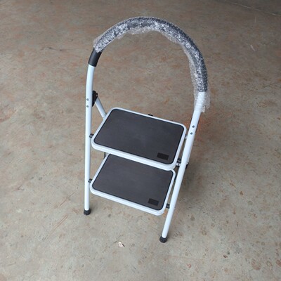 二步白色铁梯子家用折叠梯大踏板防滑家用折叠梯子钢管圆弧铁梯