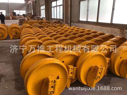 宣工推土机 TY230 引导轮 1Q22152