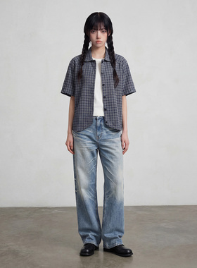 雪花纹浅蓝水洗做旧直筒牛仔裤