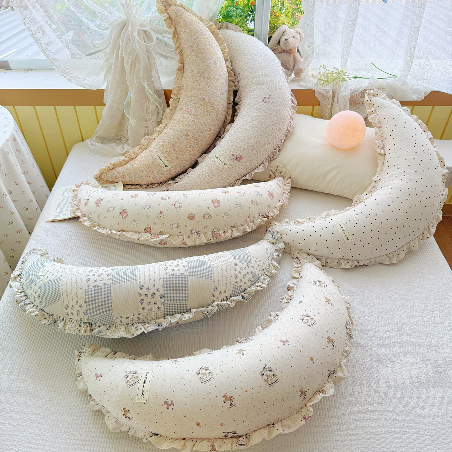 极有家棉麻月亮弯抱枕25x80cm