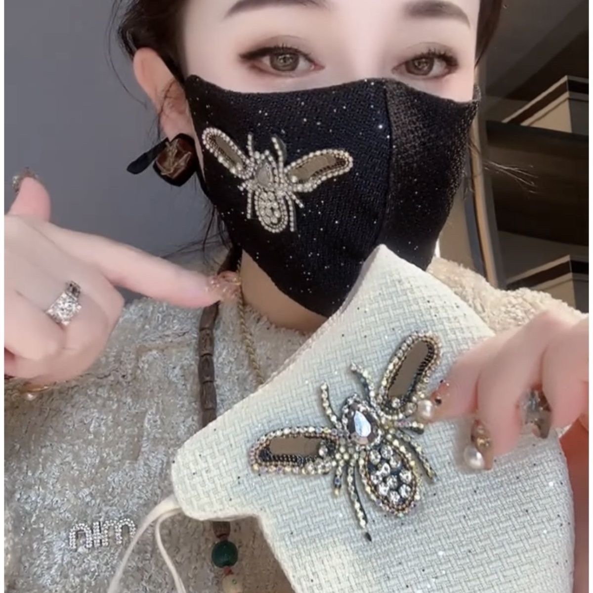 网红同款秋冬小香风大黄蜂小蜜蜂口罩可水洗可调节保暖爆款面罩