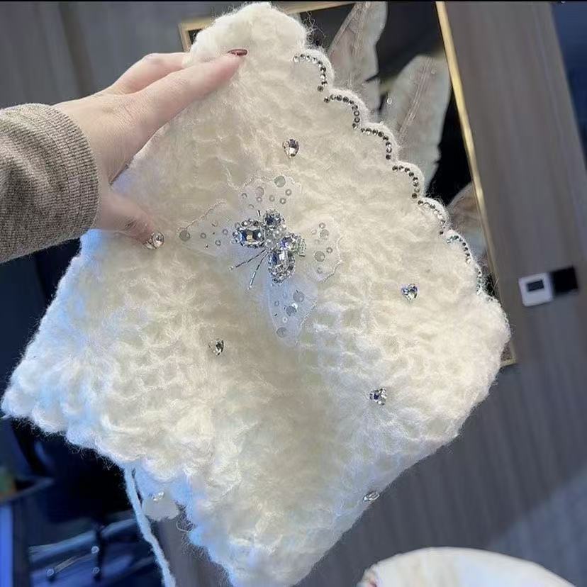 重工蝴蝶水钻钩花镂空脖套女秋季白色套头帽子两用
