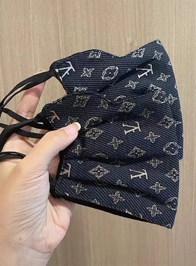 2024新款时尚印花口罩女高颜值秋冬保暖防风护眼角显脸小可水洗