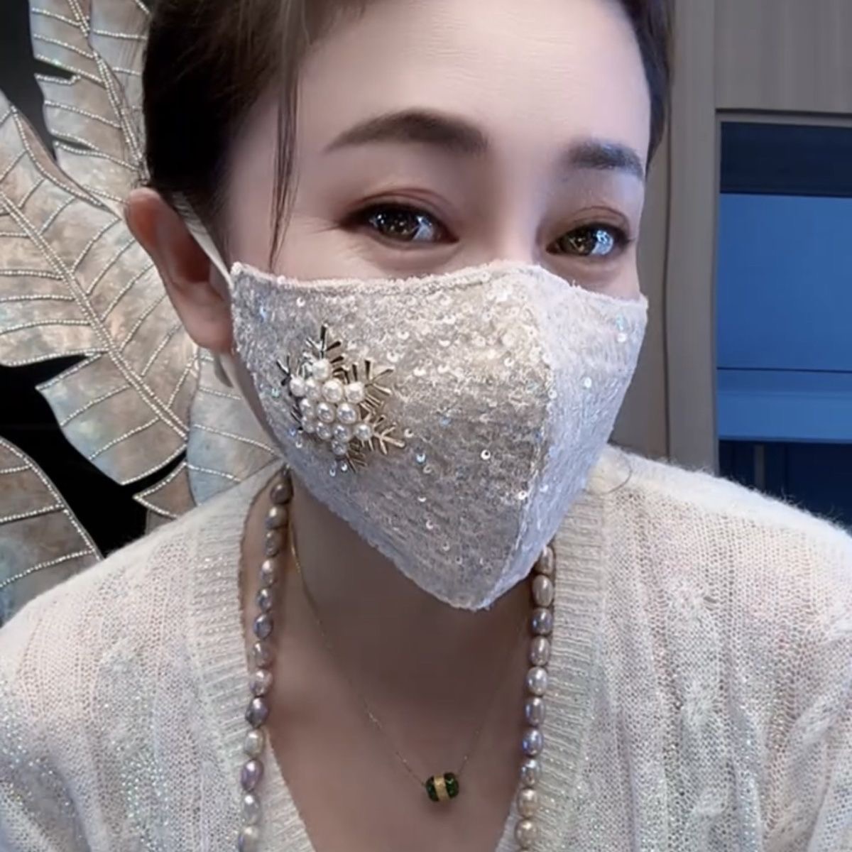 2025新款冬季雪花镶钻网红爆款透气时尚潮流气质蕾丝优雅赫本风