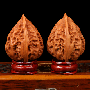 极速野生核桃文玩塔尖大秋子核桃包浆异形长秋子S把盘玩核桃送老