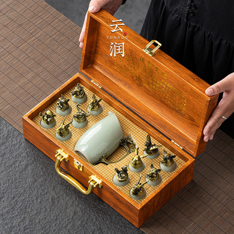 轻奢陶瓷白酒杯十二兽首烈酒杯一口杯酒盅酒具套装高级分酒器套装