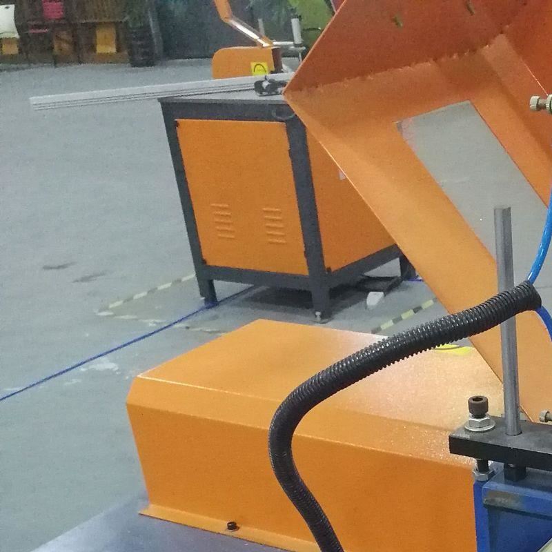 供应单头45度斜切机极简衣柜铝材切割机门窗铝材45度切角机热销