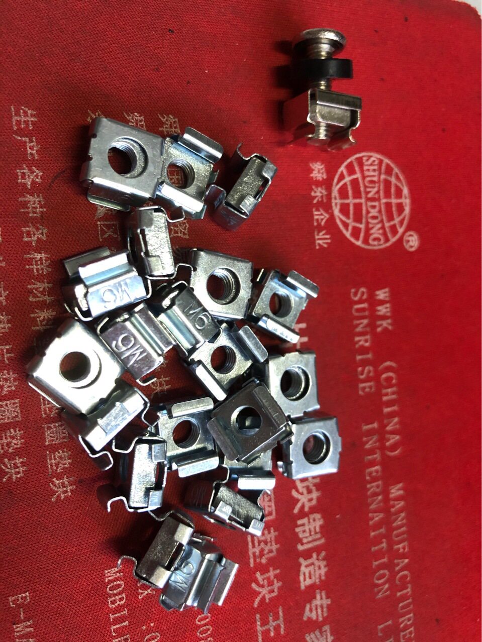 卡式螺母 机柜螺丝 吊环 螺丝吊环 卡扣 自攻螺丝 尼龙垫片