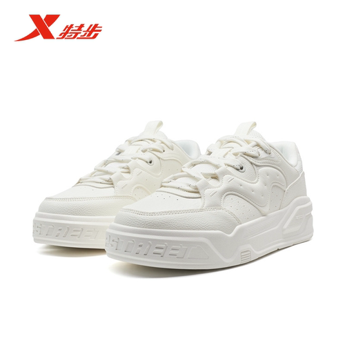 特步征程板鞋男2025秋季新款轻便增高百搭休闲运动鞋975319310037