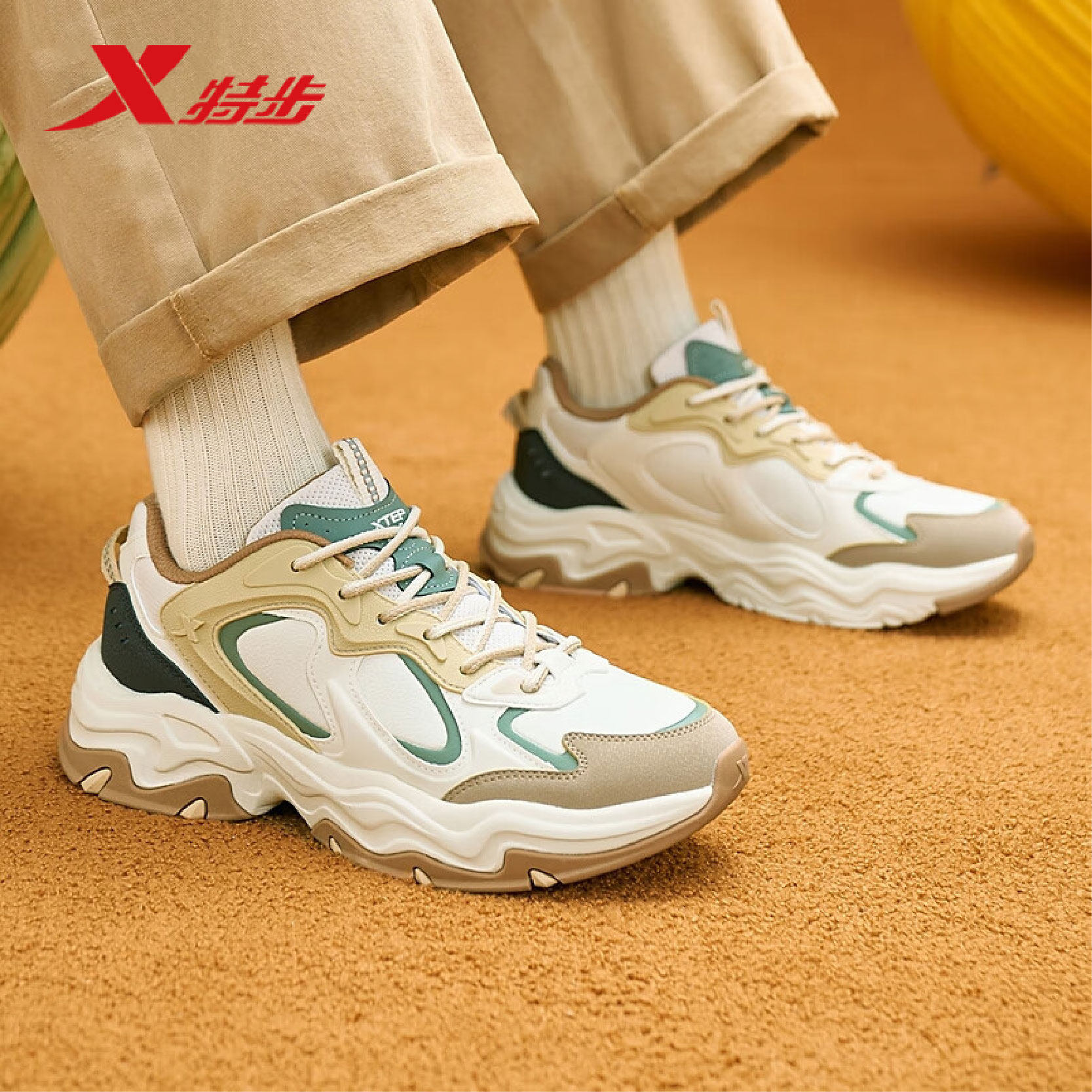 特步男鞋星野户外运动鞋2025冬季新款皮面休闲老爹鞋975419320001