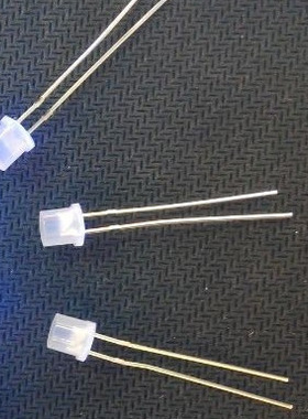 高亮LED直插发光二极管F5雾状发蓝光 F5MM雾状平头 乳白色长脚