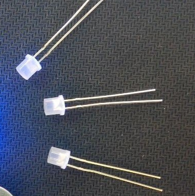 高亮LED直插发光二极管F5雾状发蓝光 F5MM雾状平头 乳白色长脚