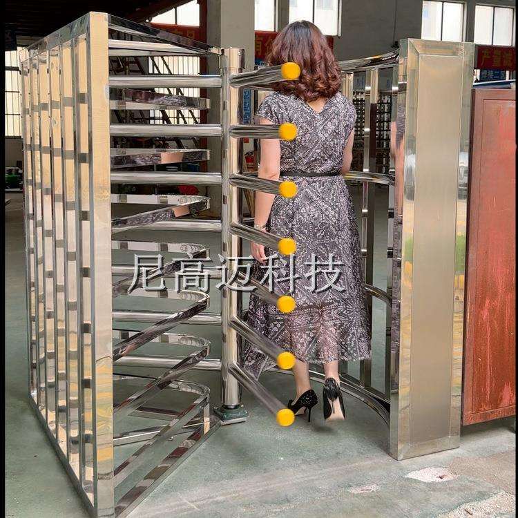 不锈钢挡闸汽车客运站出站门单向通行闸机免接电单项通道半高转闸