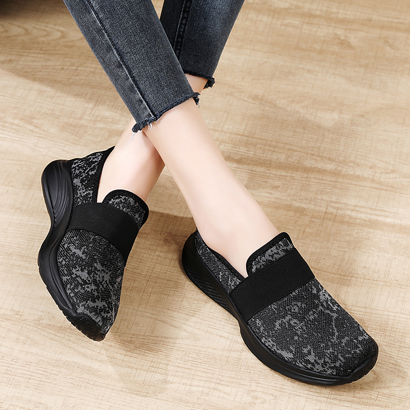 速发一脚妈妈蹬鞋夏天浅口运动鞋软底轻闲中老年舒适休便鞋