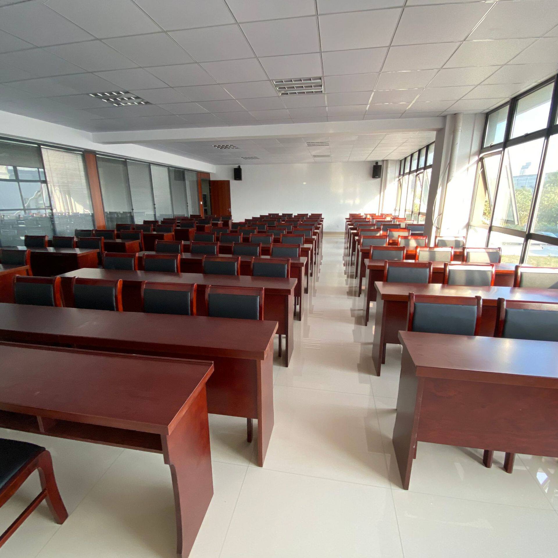 会议室桌椅组合1.2米双人条桌油漆木皮条形会议桌商用培训长条桌