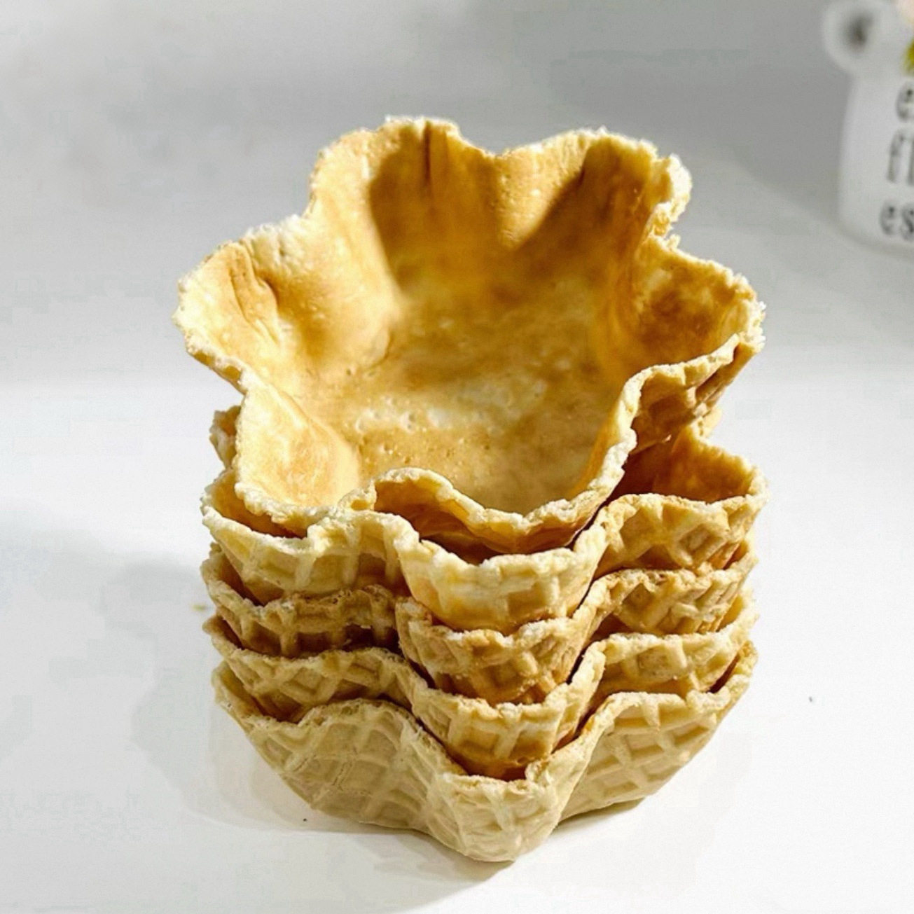 甜筒脆皮华夫碗西餐厅冰淇淋甜筒碗冰淇淋花碗蛋筒蛋托可食用碗