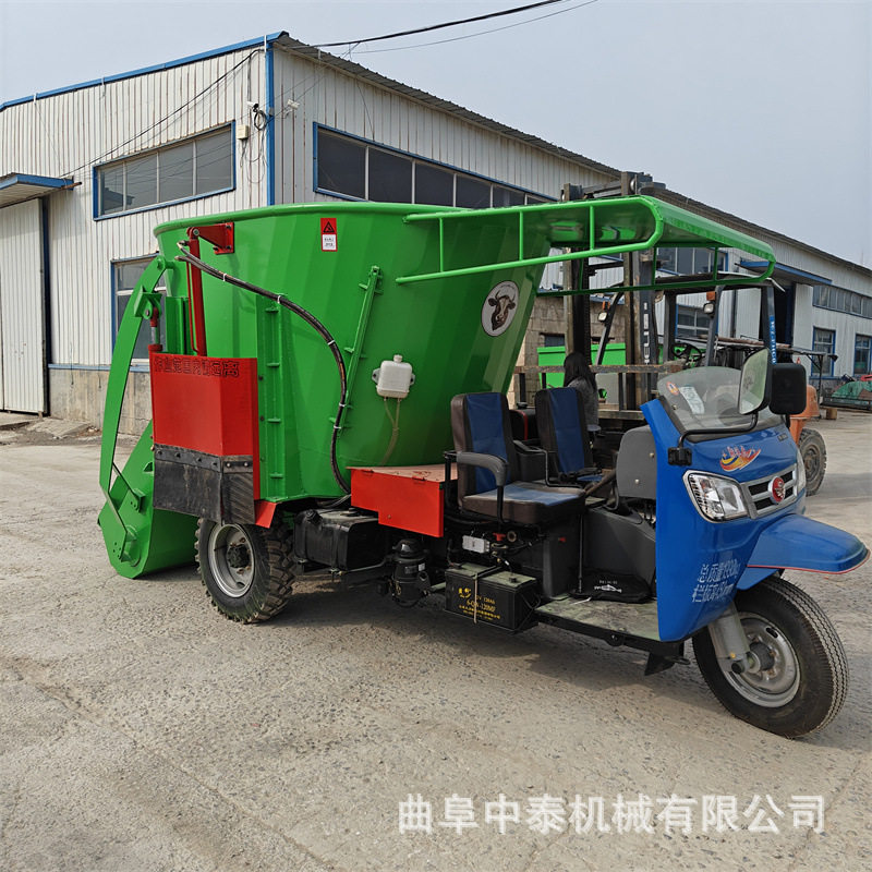 柴油5立方青贮撒料机养殖场上料喂草车双边出料三轮款青储喂草车