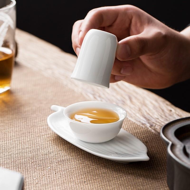 新品德化白瓷薄胎闻香p杯品茗杯杯垫三件套功夫茶杯套装茶道茶艺图片