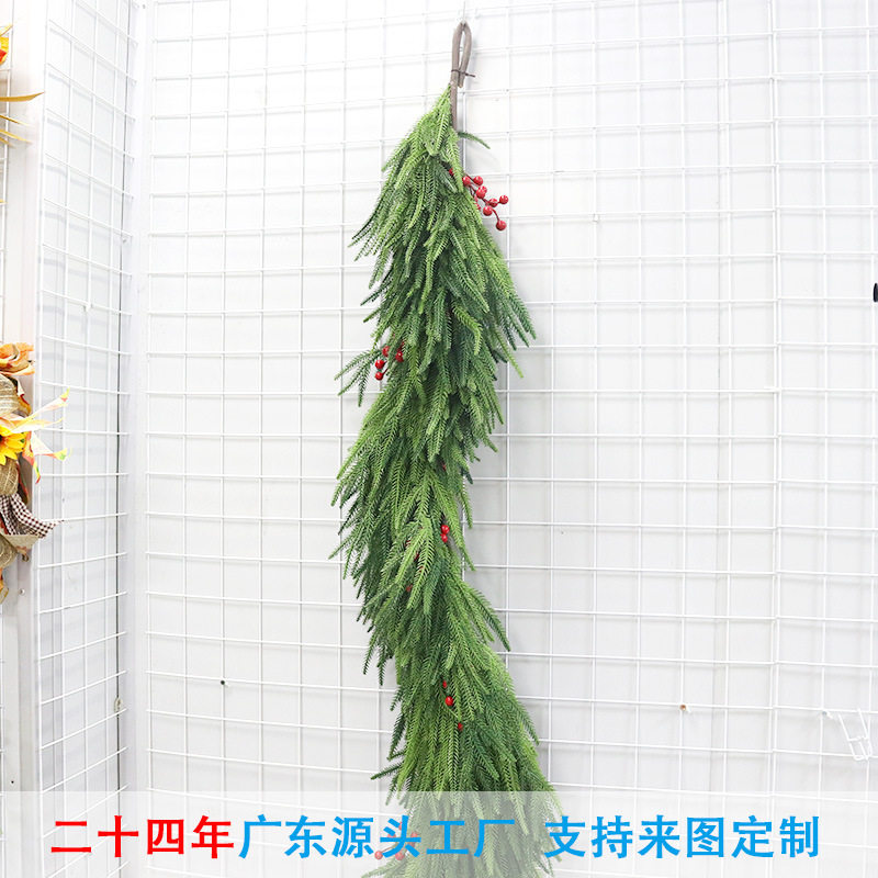 跨境工厂热销现货诺福克墙壁装饰6英尺门饰仿真圣诞绿植花环藤条