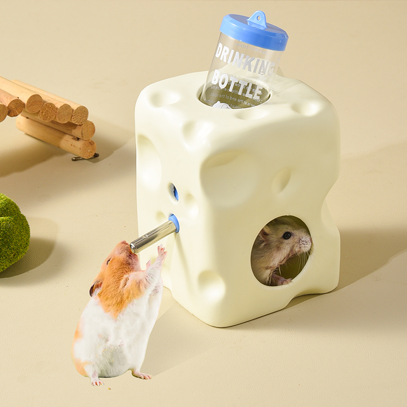 玛特利小宠用品水壶躲窝一体