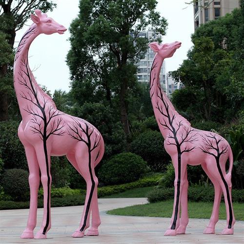 玻璃钢几何长颈鹿雕塑户外景观园林售楼部大型广场动物抽象鹿摆件