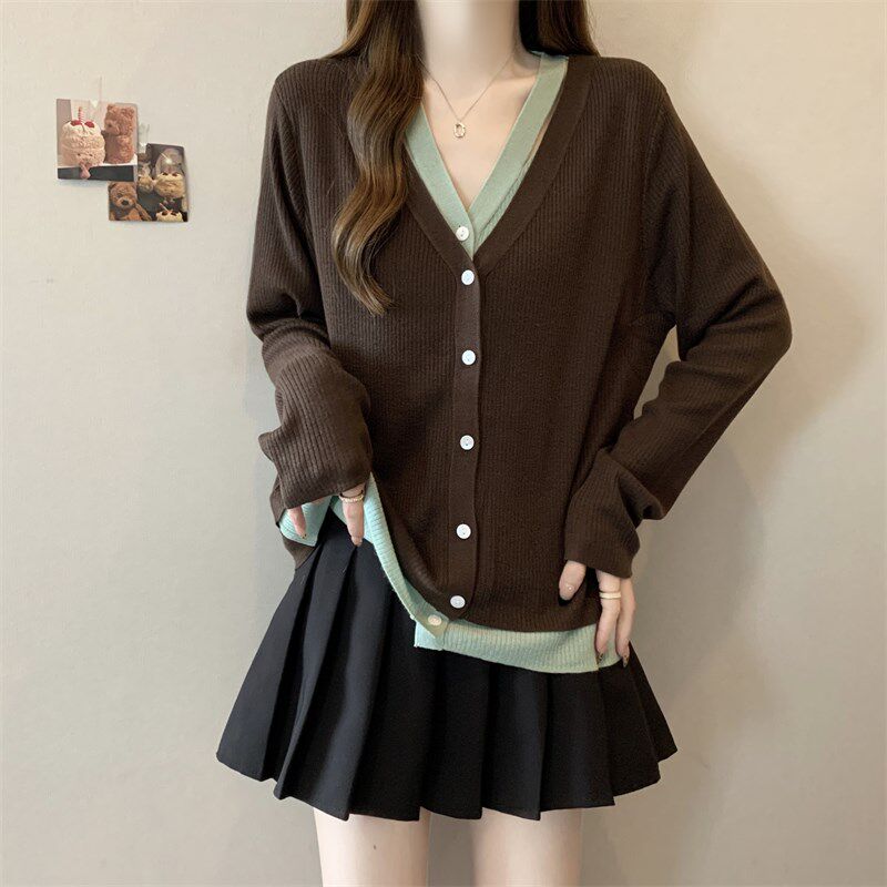 新品大码女假两件V领针织u毛衣胖mm休闲宽松韩系穿搭秋冬长袖开衫