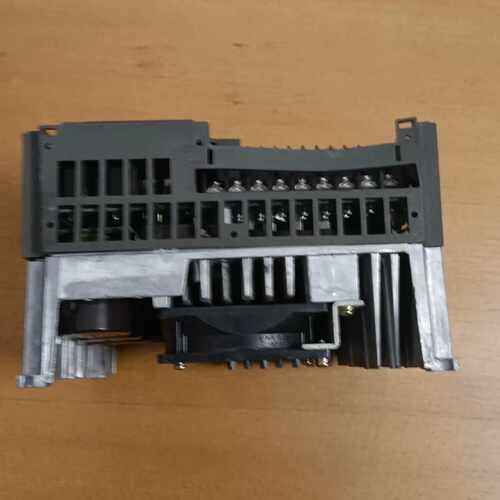 变频器FR-Z024-2.2K-UL,220V2.2KW 议价