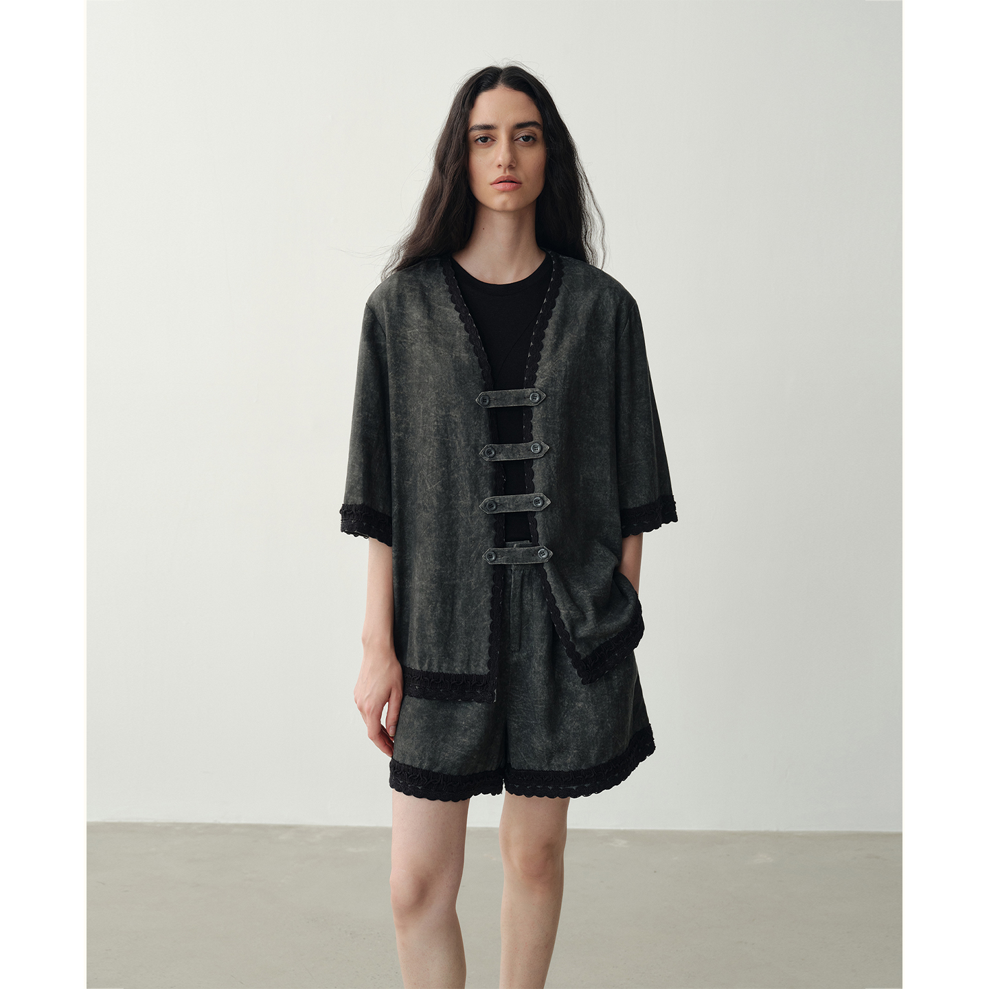 复古盘扣纯色衬衫休闲上衣