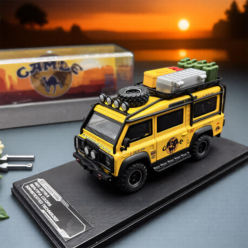 1:32路虎卫士面包车骆驼杯涂装大众合金男孩汽车模型儿童玩具摆件
