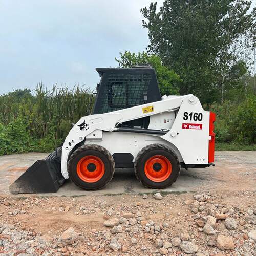出售二手山猫S16 S160滑移装载机铲车 清扫器