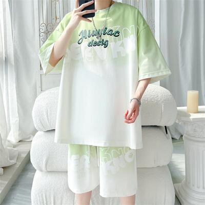 夏季冰丝套装男孩青少年学生短袖短裤宽松大码搭配一套衣服潮流