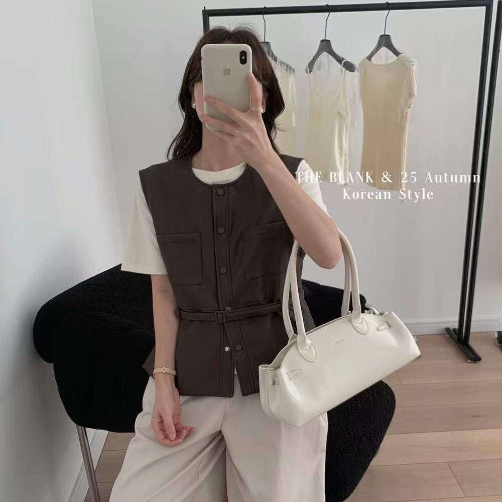 【THE BLANK】2025秋上新PU皮纯色双口袋设计无袖百搭马甲女8003