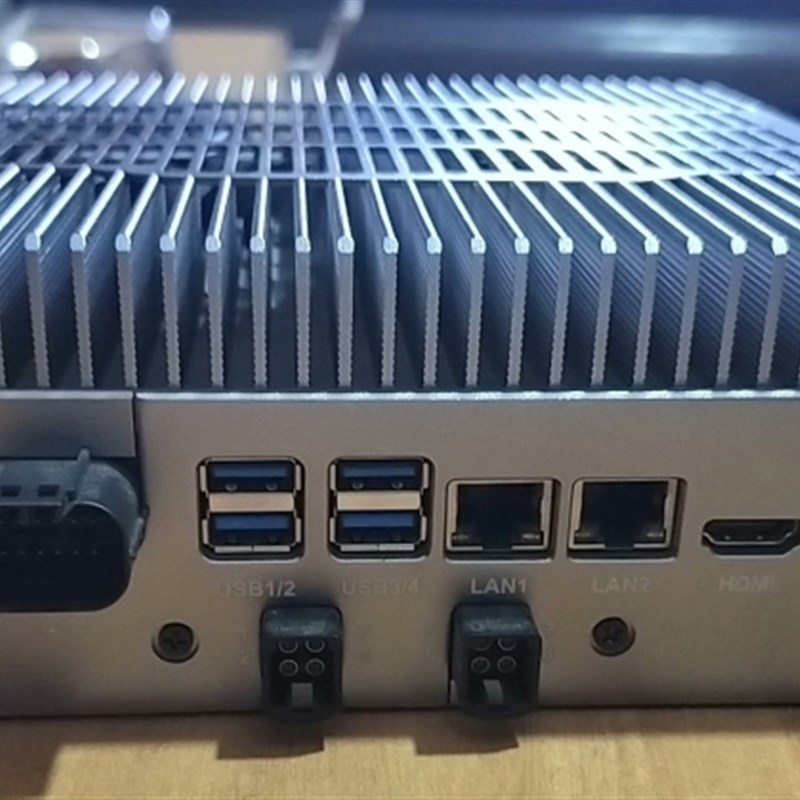 英伟达AGXk Xavier人工智能开发盒子